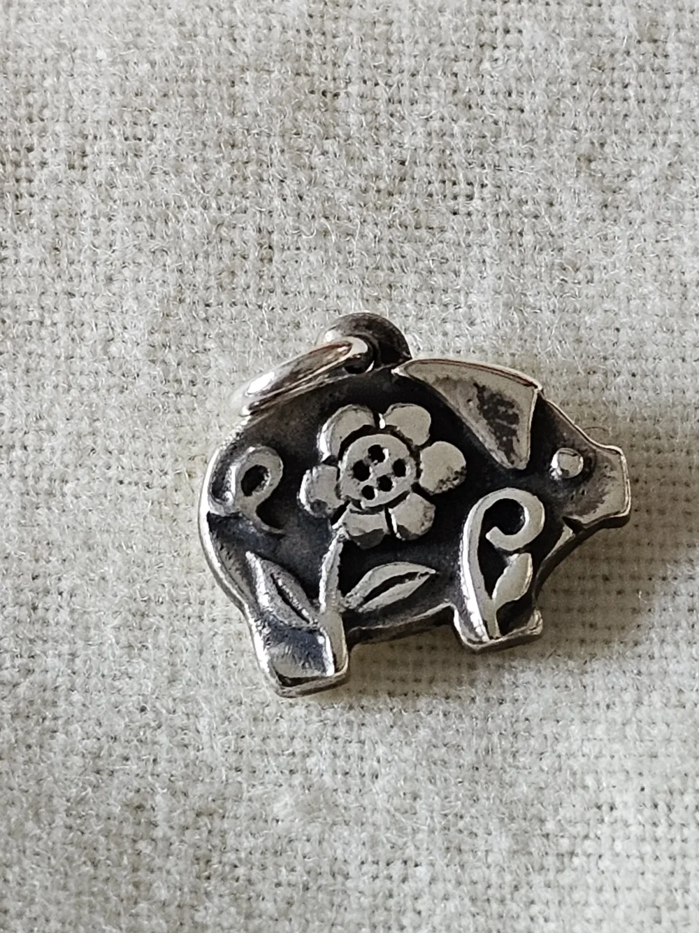 James Avery rerired james